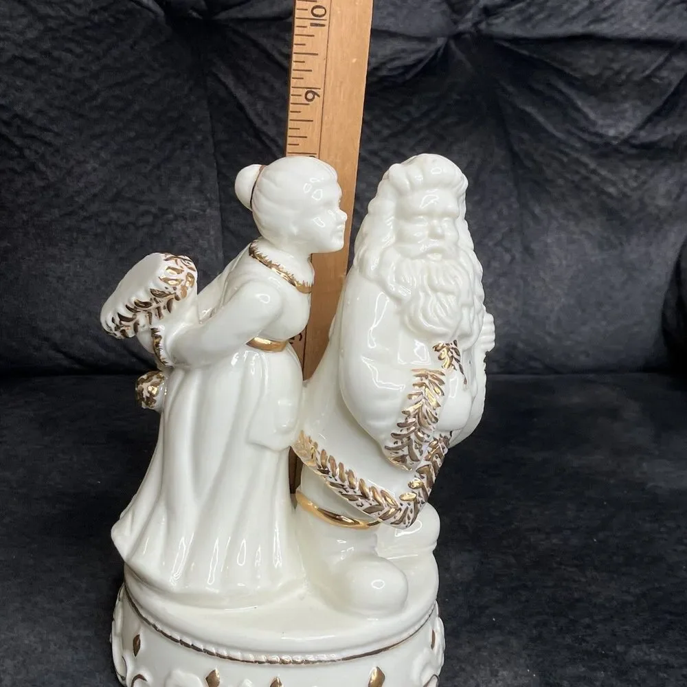 Vintage Christmas Santa Claus Mrs Claus Ceramic Figurine 9